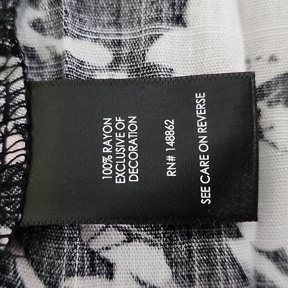 Torrid - Midi Swiss Dot Pleat Long Sleeve Dress in Brushstroke Multi Floral - Picture 8 of 13